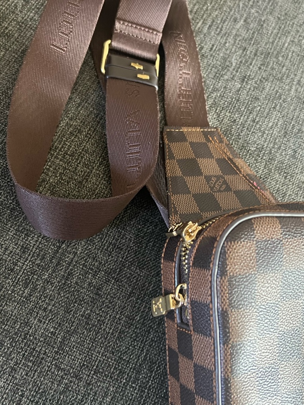 UNISEX Sling Crossbody Bag - Picture 3 of 15